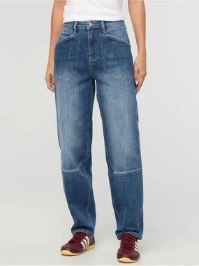 High-Rise Boyfriend Jeans in Medium Blue Wash